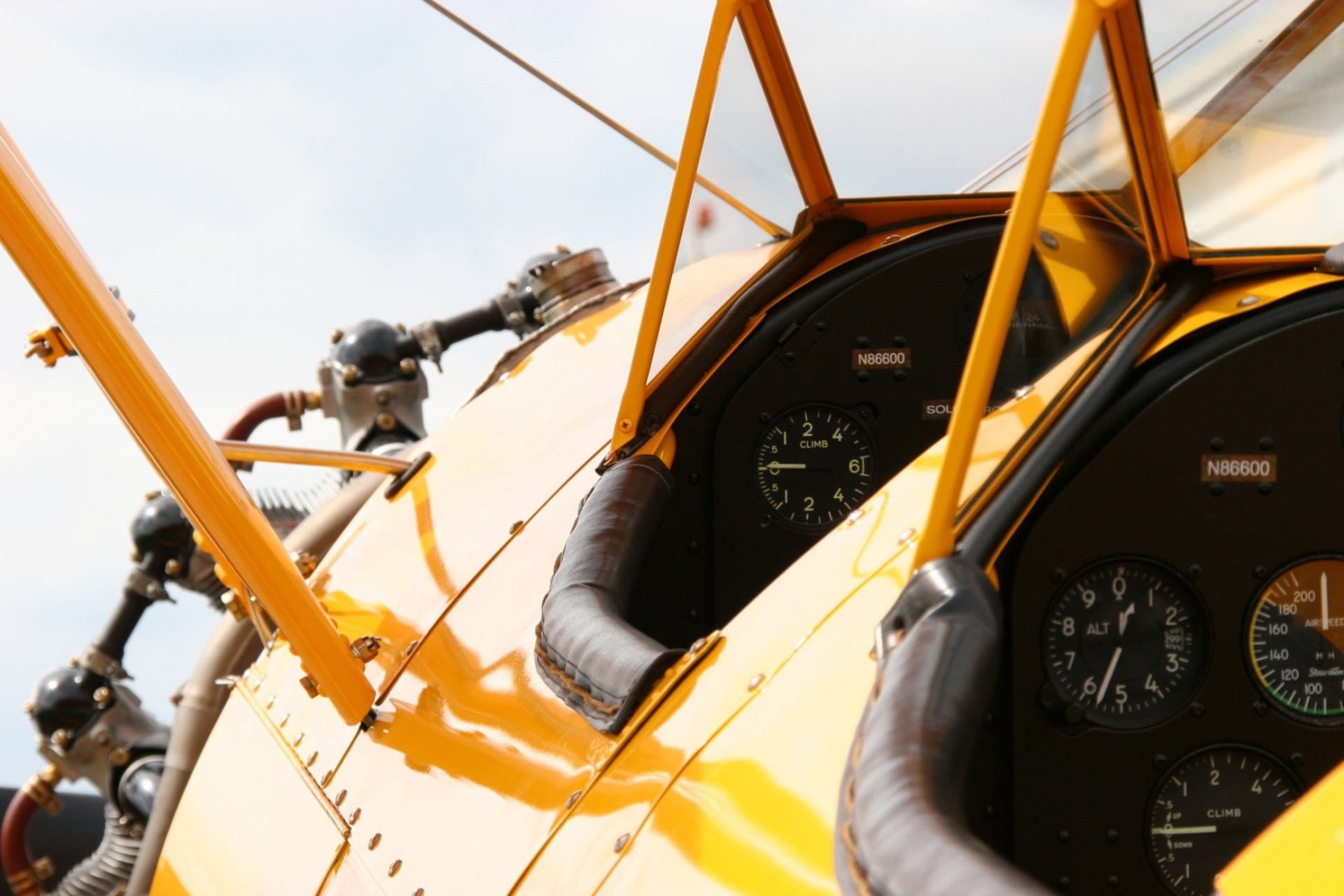 Großer Doppeldecker Rundflug in einer 450HP Boeing Stearman (1h)