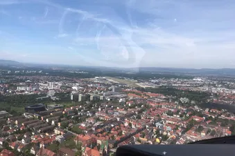 Kaiserstuhl und atemberaubender Anflug über Freiburg