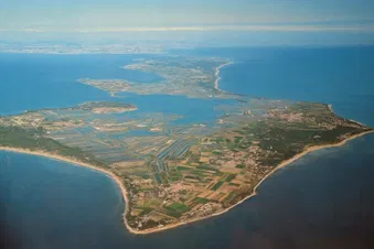 Survol depuis Niort vers l'archipel Charentais