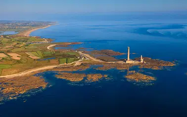 Tour complet du Cotentin : mer, caps & phares en vol