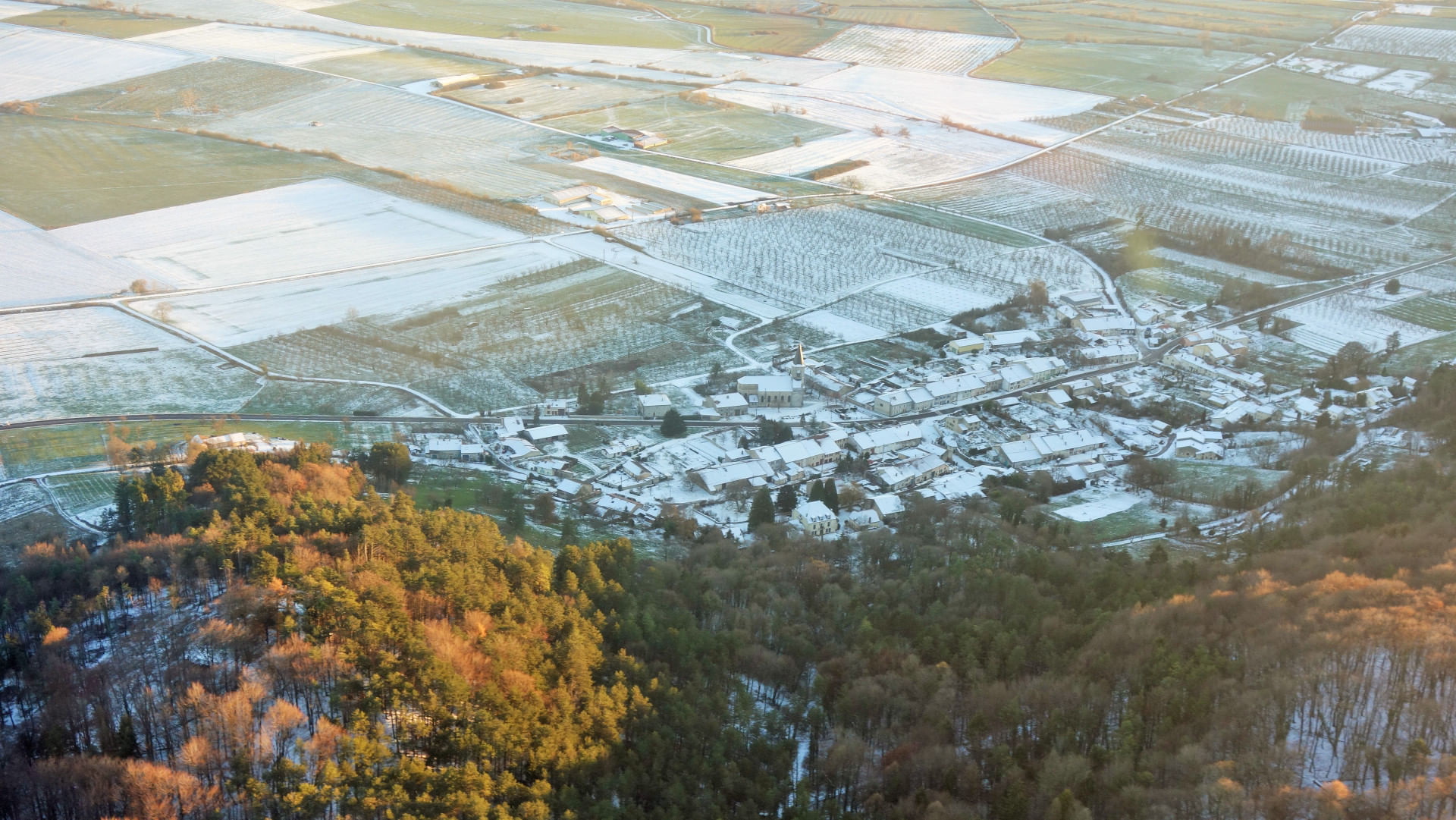 Un beau survol meusien des sites de mémoire et touristiques