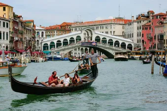 Flug nach Venedig zum Shoppen oder/und als Sightseeing-Tour