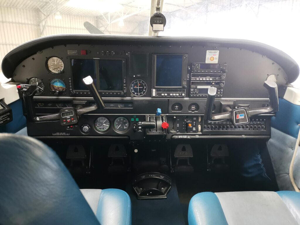 Piper PA32 Saratoga