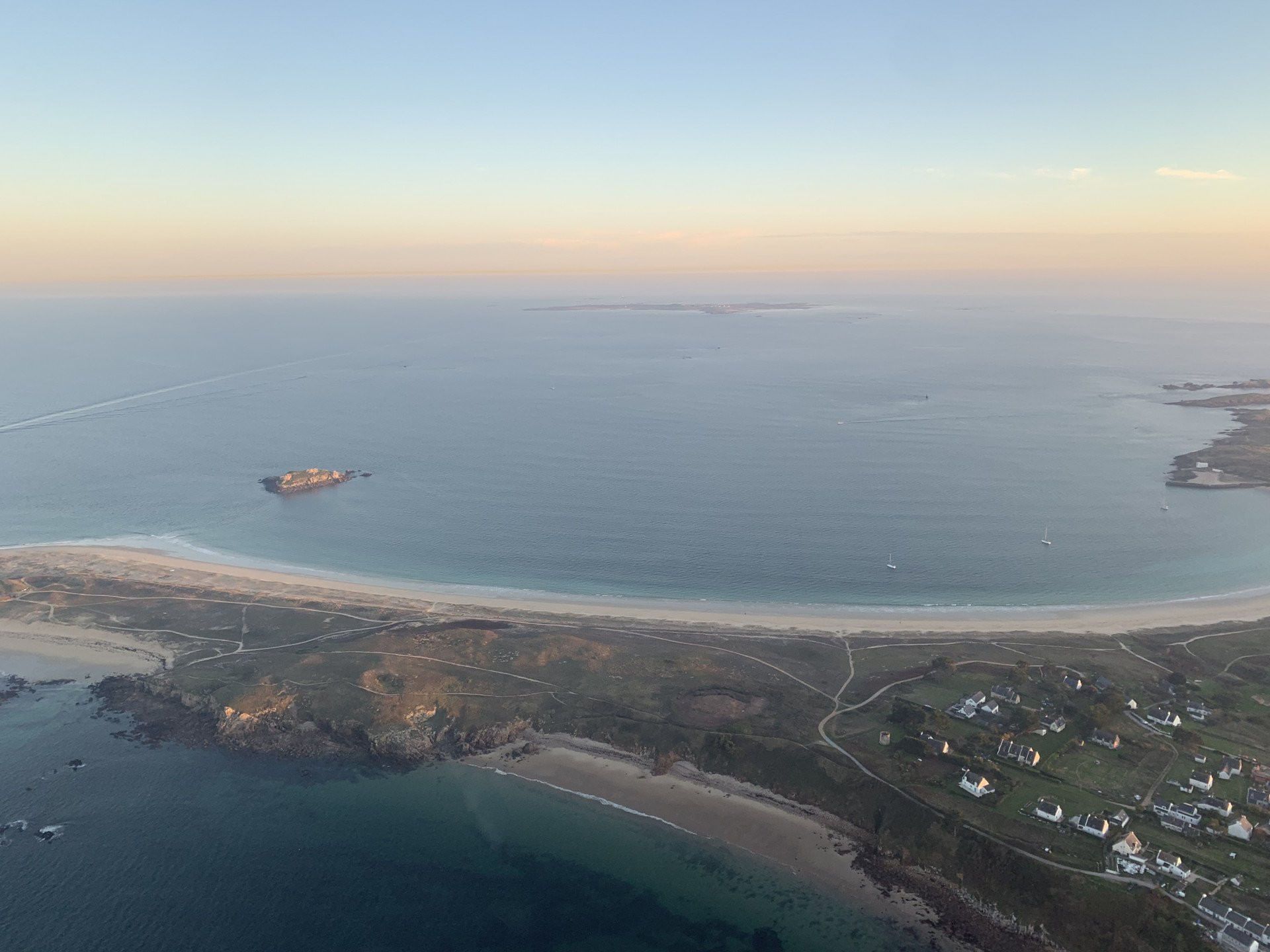 Le Morbihan et le Finistère en un même vol