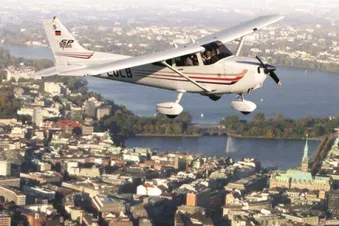 Panoramaflug über Hamburg