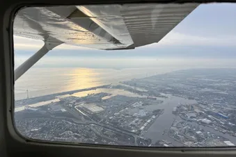 Tagesausflug nach Juist mit Blick auf Meyer Werft