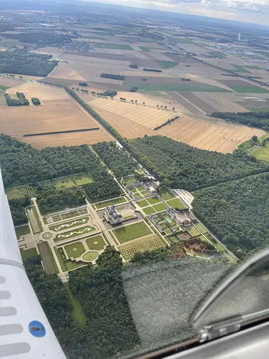 DisneyLand & Vaux-le-Vicomte & Fontainebleau avion 6 places