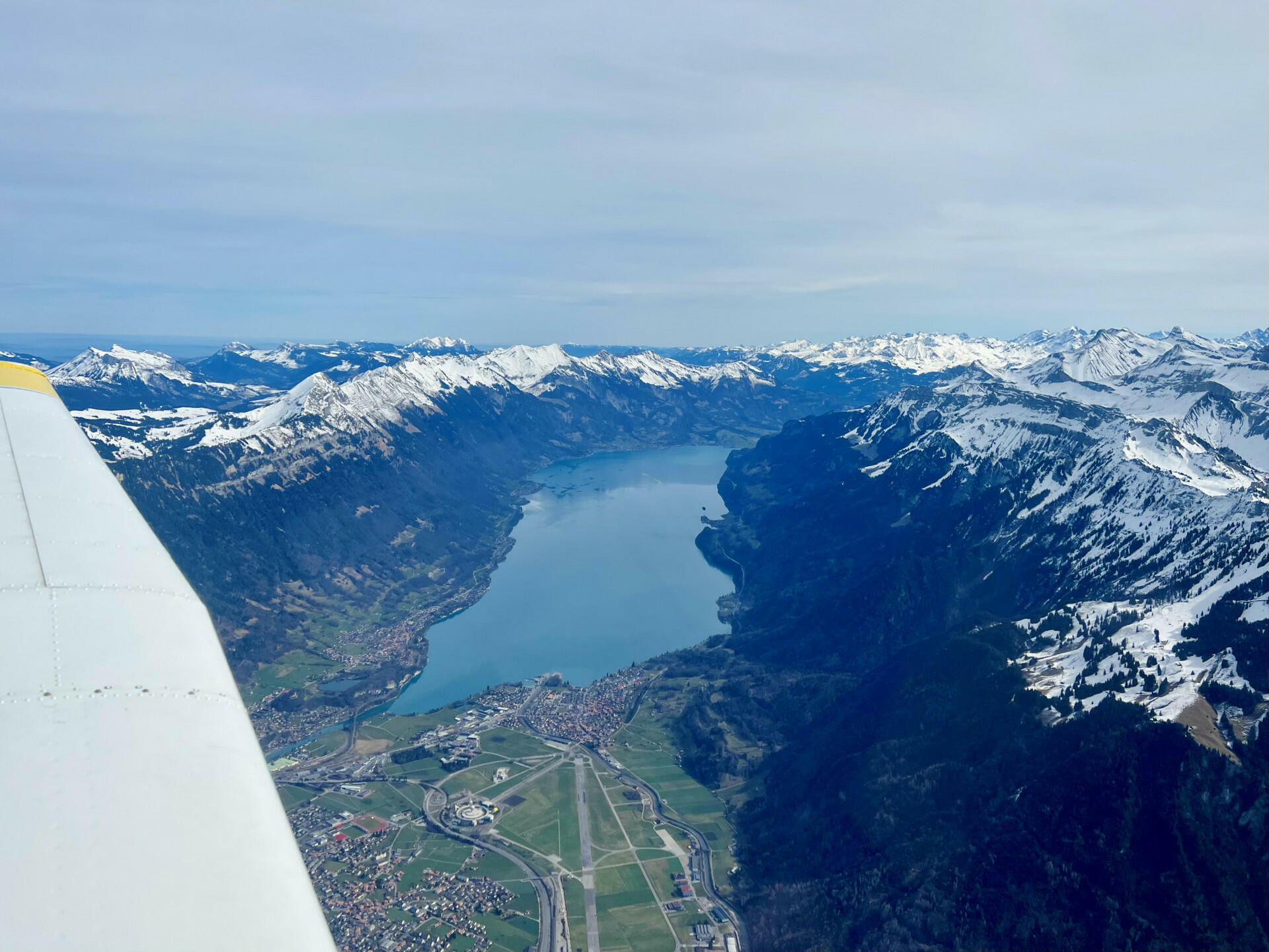 Blick auf Interlaken und den Brienzersee