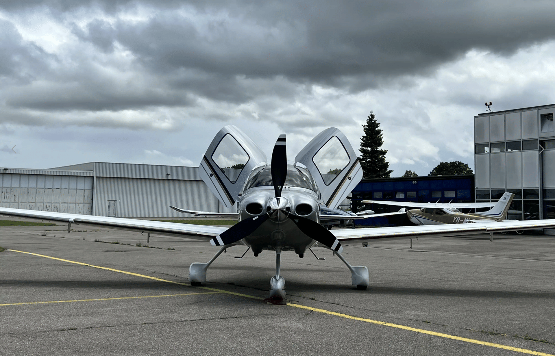 Le SR22T