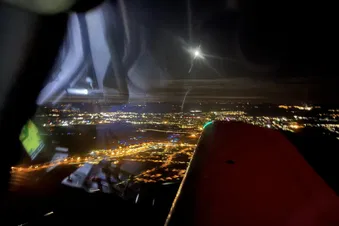 Balade aérienne en vol de nuit