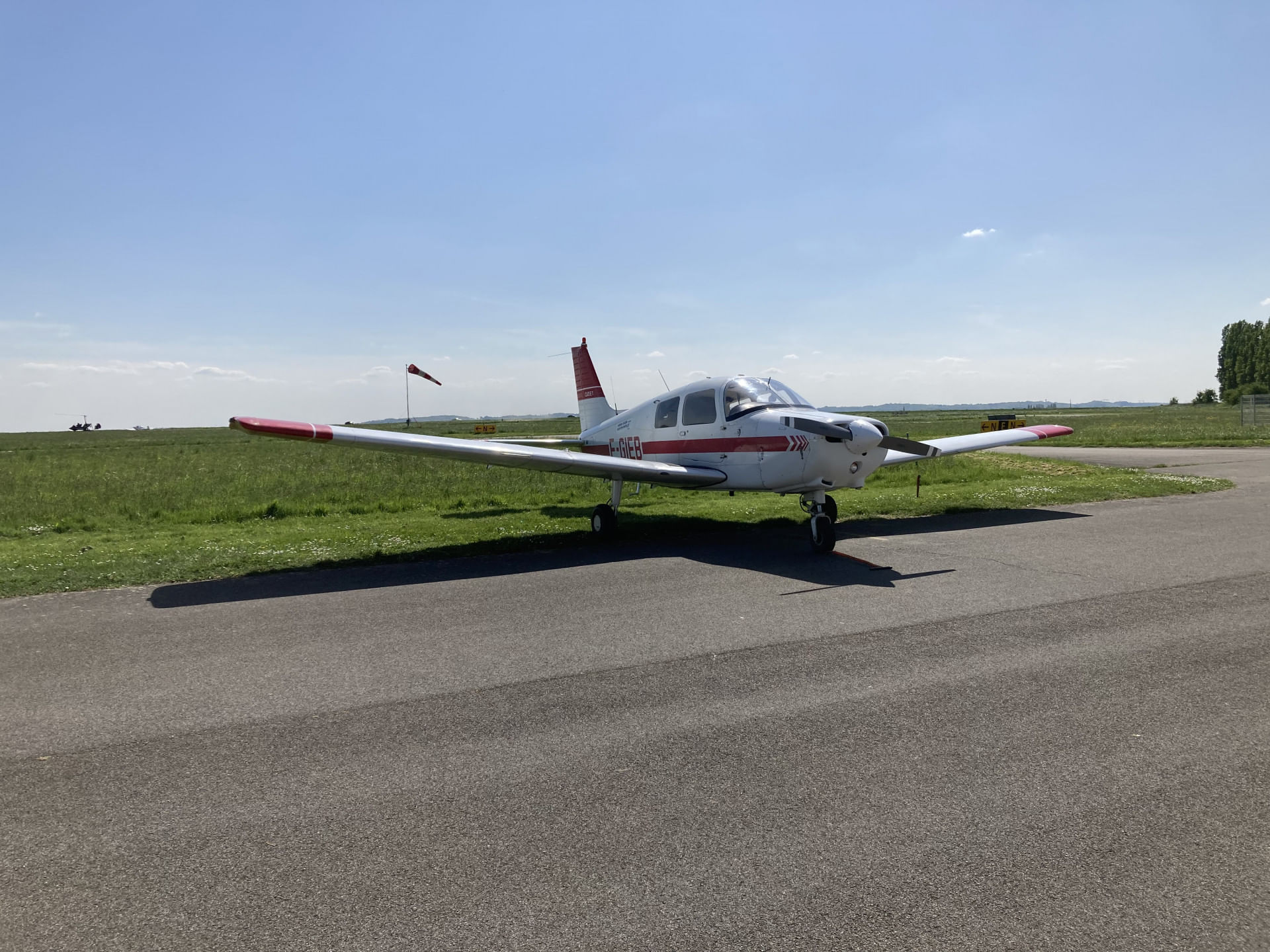 Piper PA28 au parking