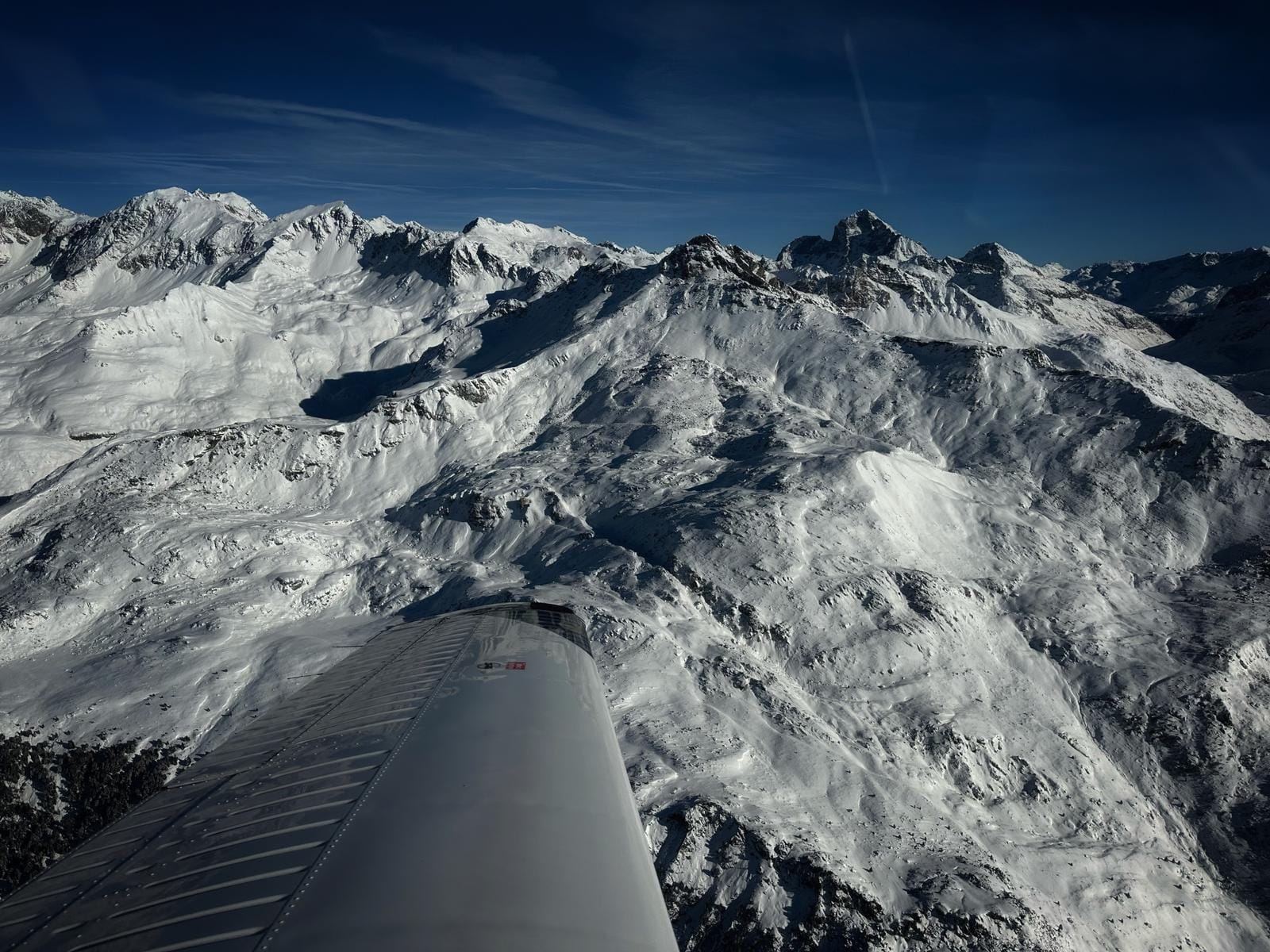 Exklusiver Rundflug über die Schweiz