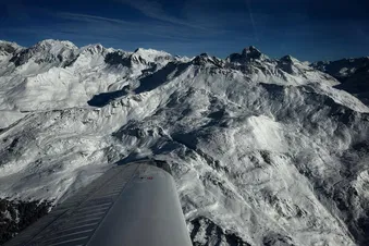 Exklusiver Rundflug über die Schweiz