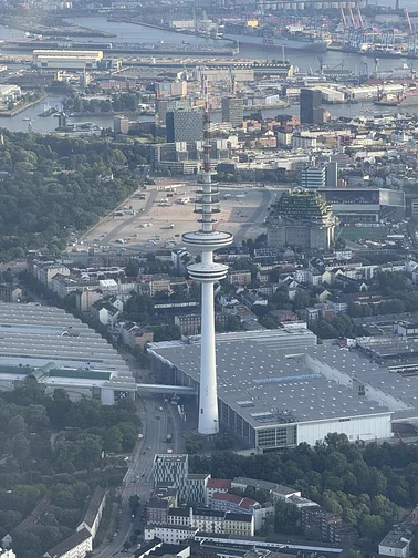 Hamburger Innenstadt und Hafen aus der Luft