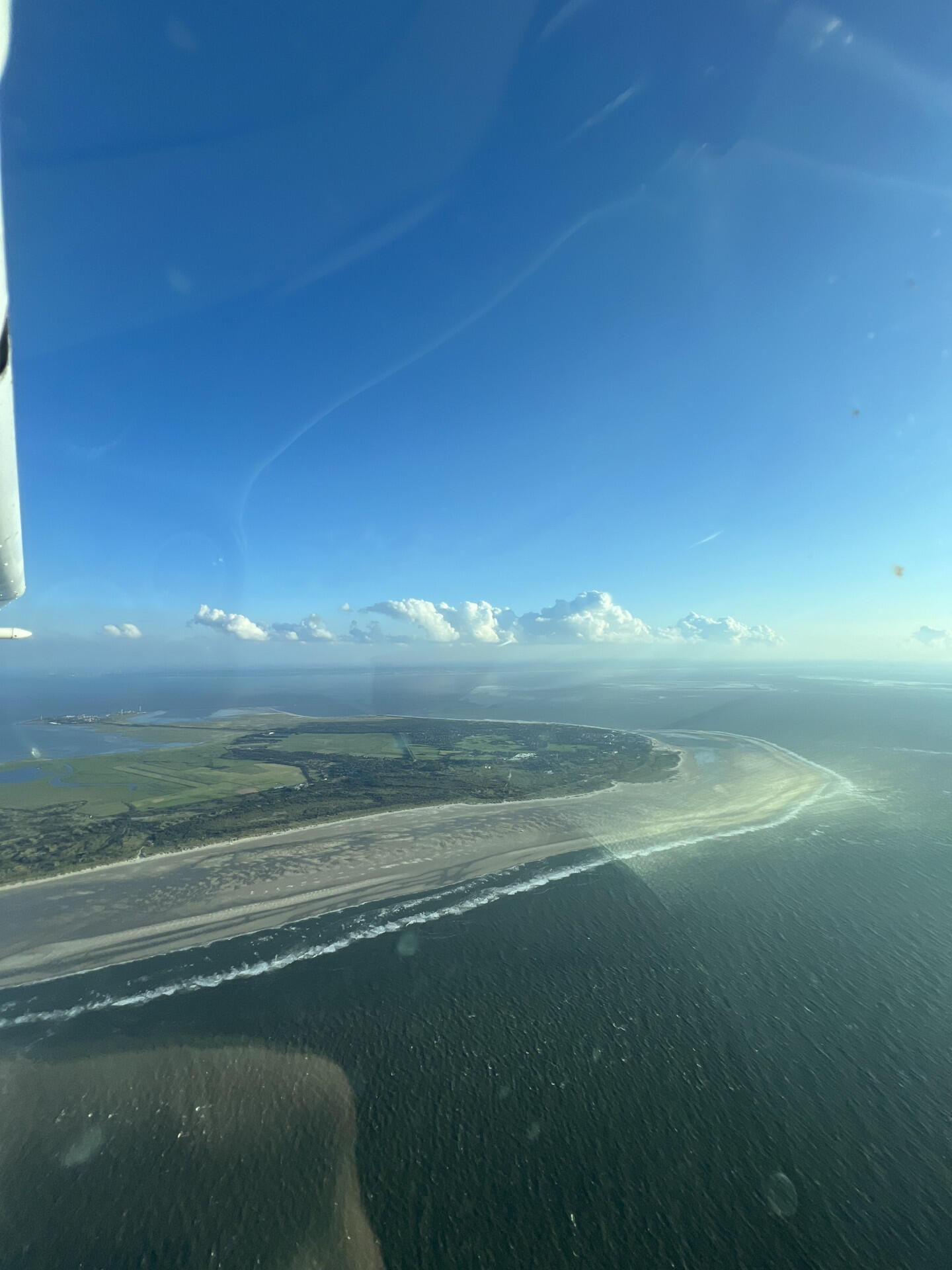Rundflug entlang der ostfriesischen Nordseeküste