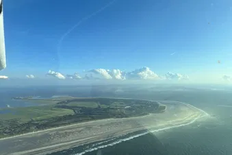 Rundflug entlang der ostfriesischen Nordseeküste