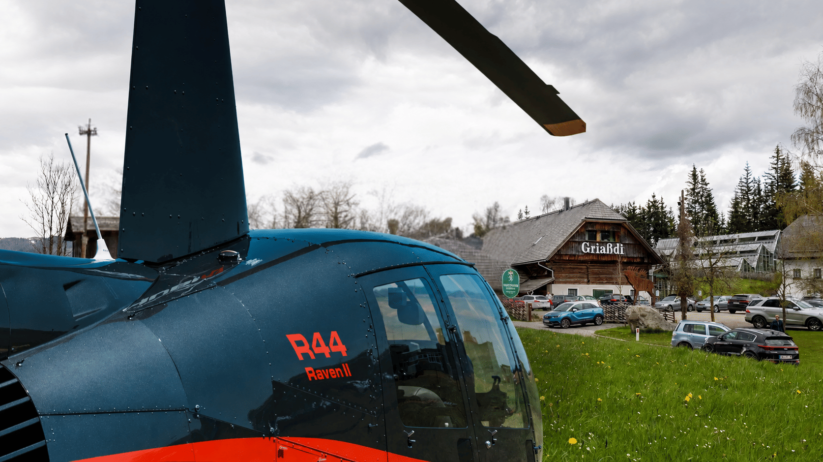 Robinson R44