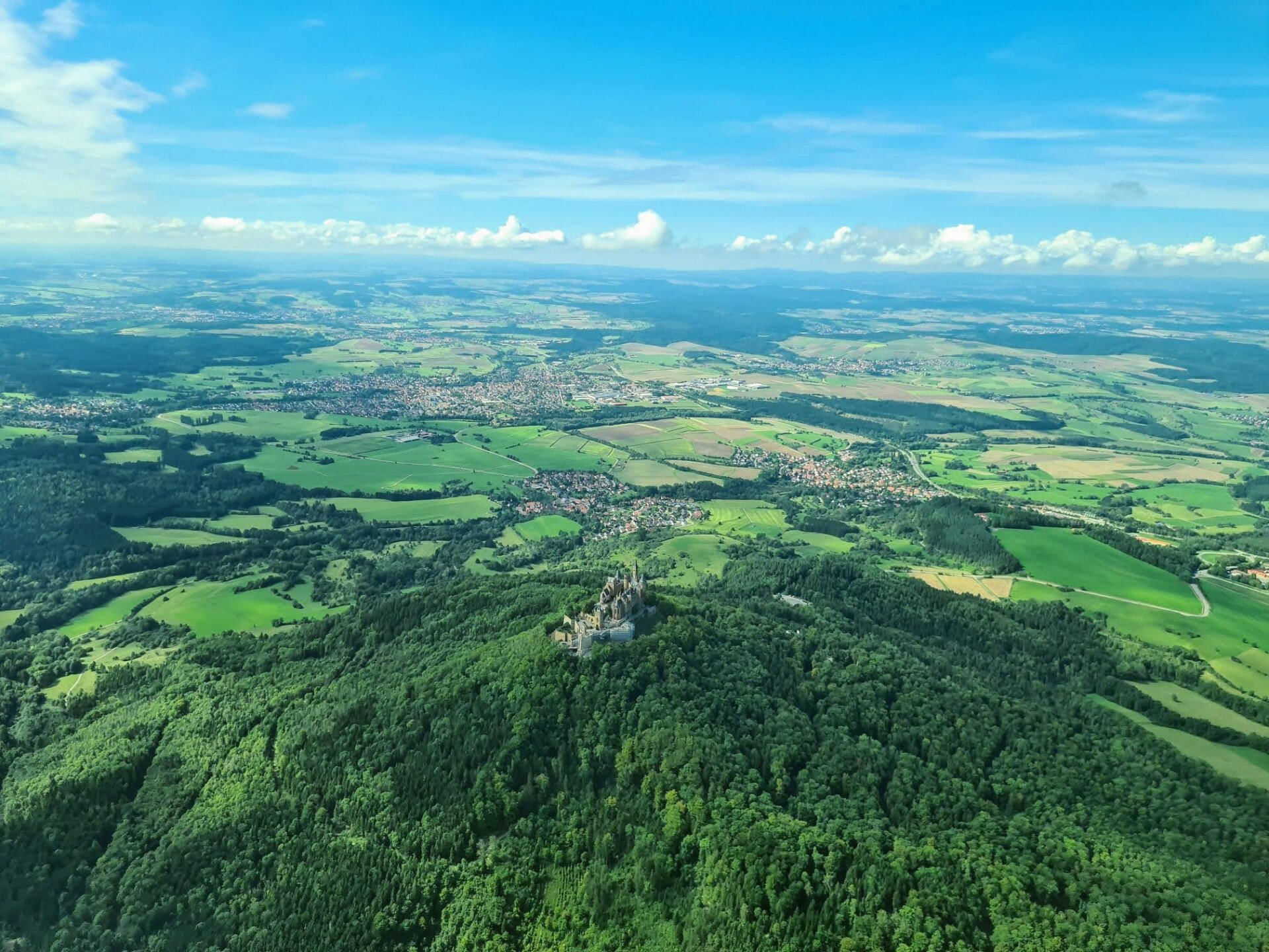 Rundflug über Stuttgart und die Schwäbische Alb