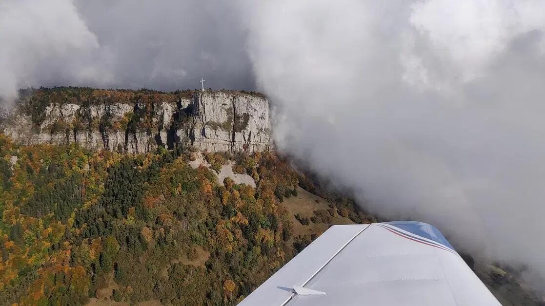La Croix du Nivolet, surplombant Chambéry