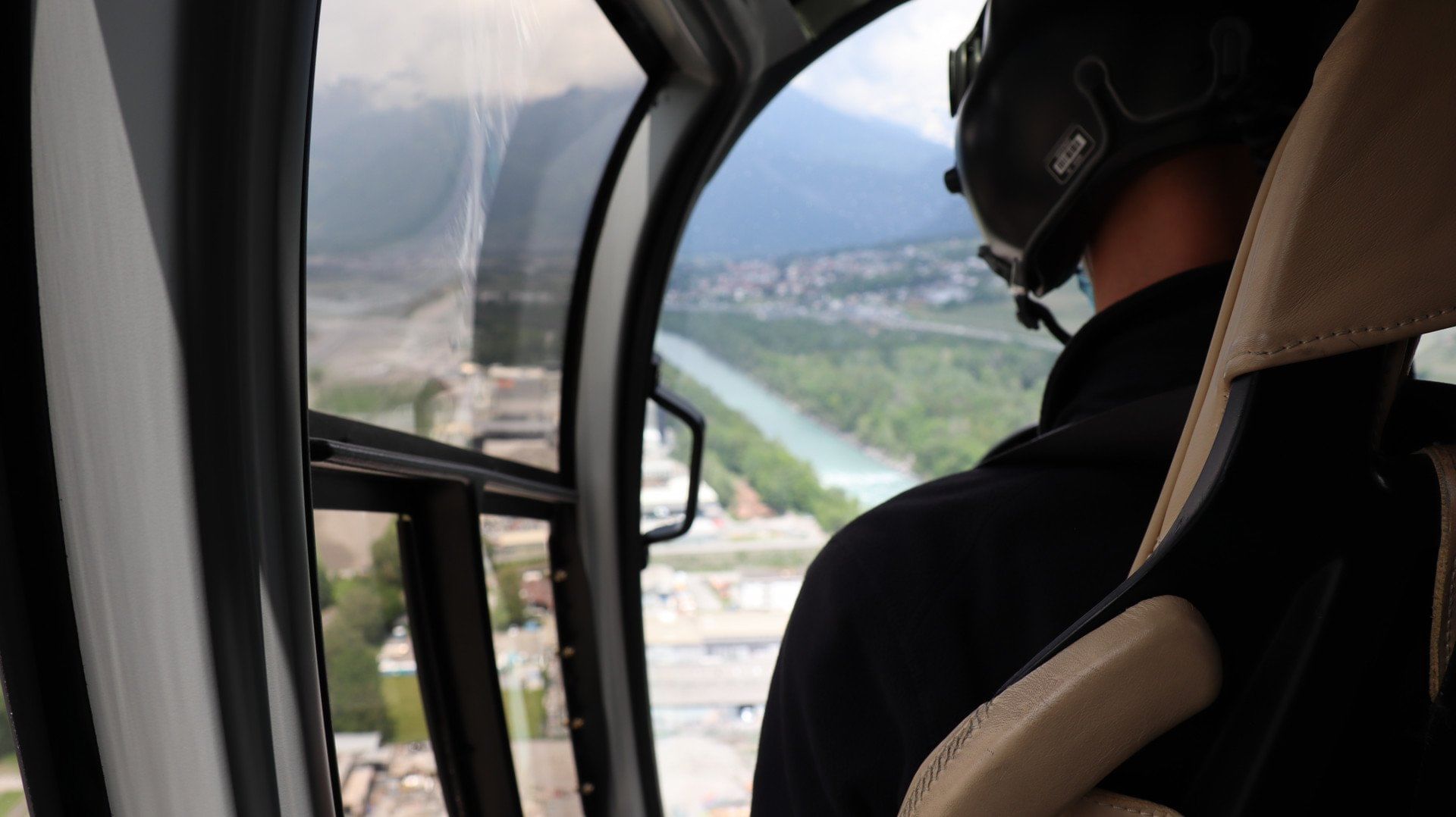 Rundflug eine Stunde mit dem Airbus Helicopter EC120B