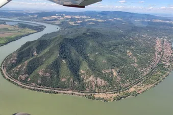 Danuabe bend from 1200 metres