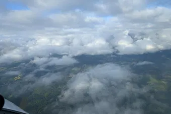 Exklusiver Flug nach Paris-Versailles