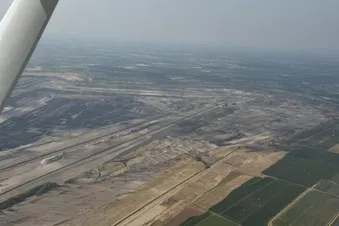 Rundflug - Braunkohlerevier von oben Garzweiler und Hambach