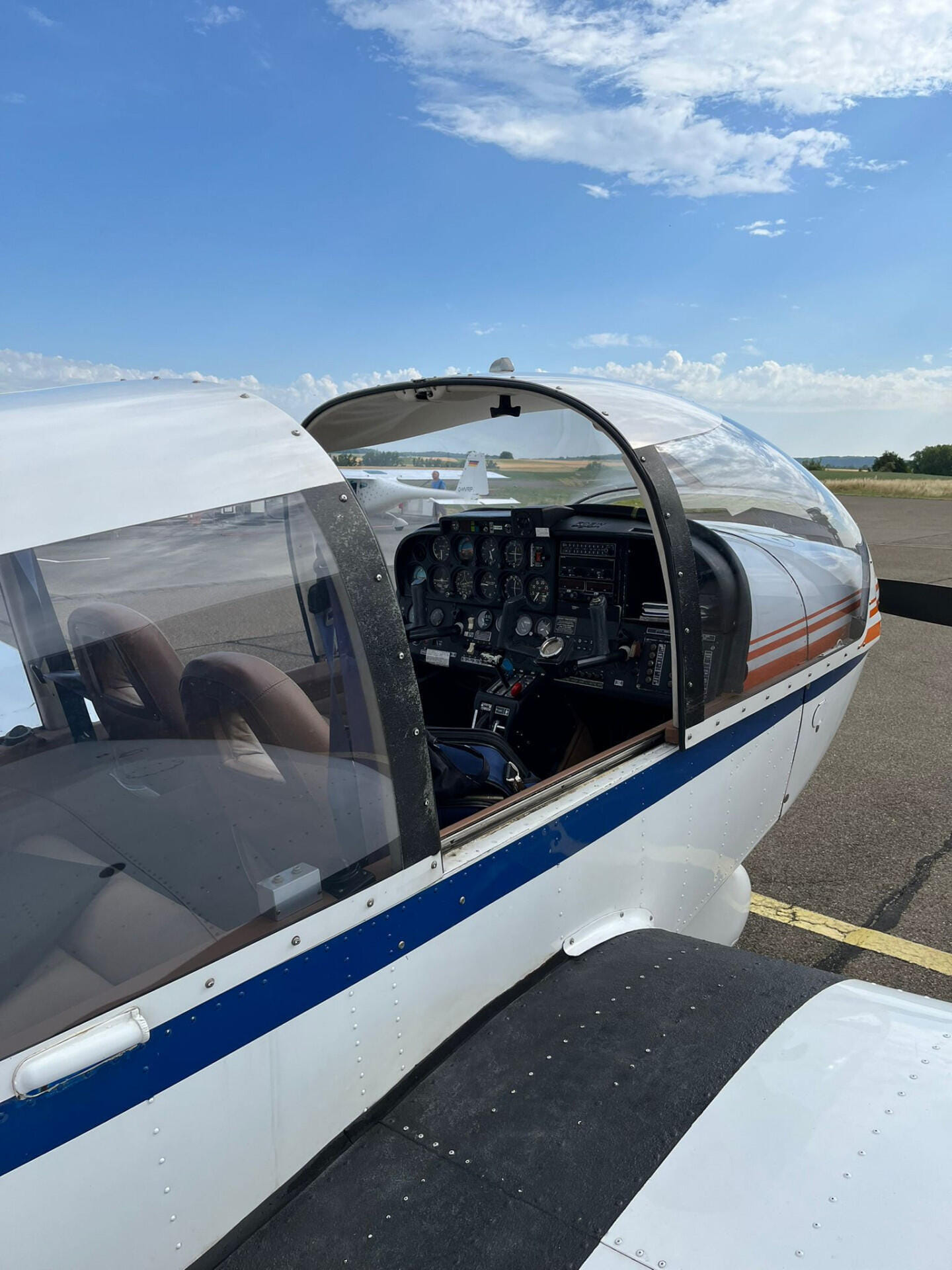 Robin R1180TD Vordersitze