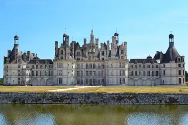 Les châteaux de la Loire en Hélicoptère - LE MAJESTUEUX