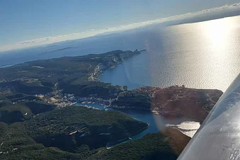 Aiguilles de Bavella-Bonifacio tour du sud de l'île en avion