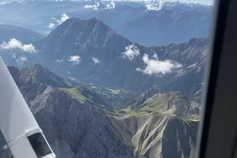 Traumhafter Panoramaflug zur Zugspitze und den Alpennordrand