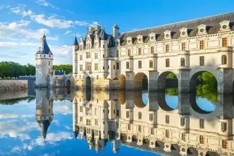 Balade aérienne : Les châteaux de la Loire depuis Orléans