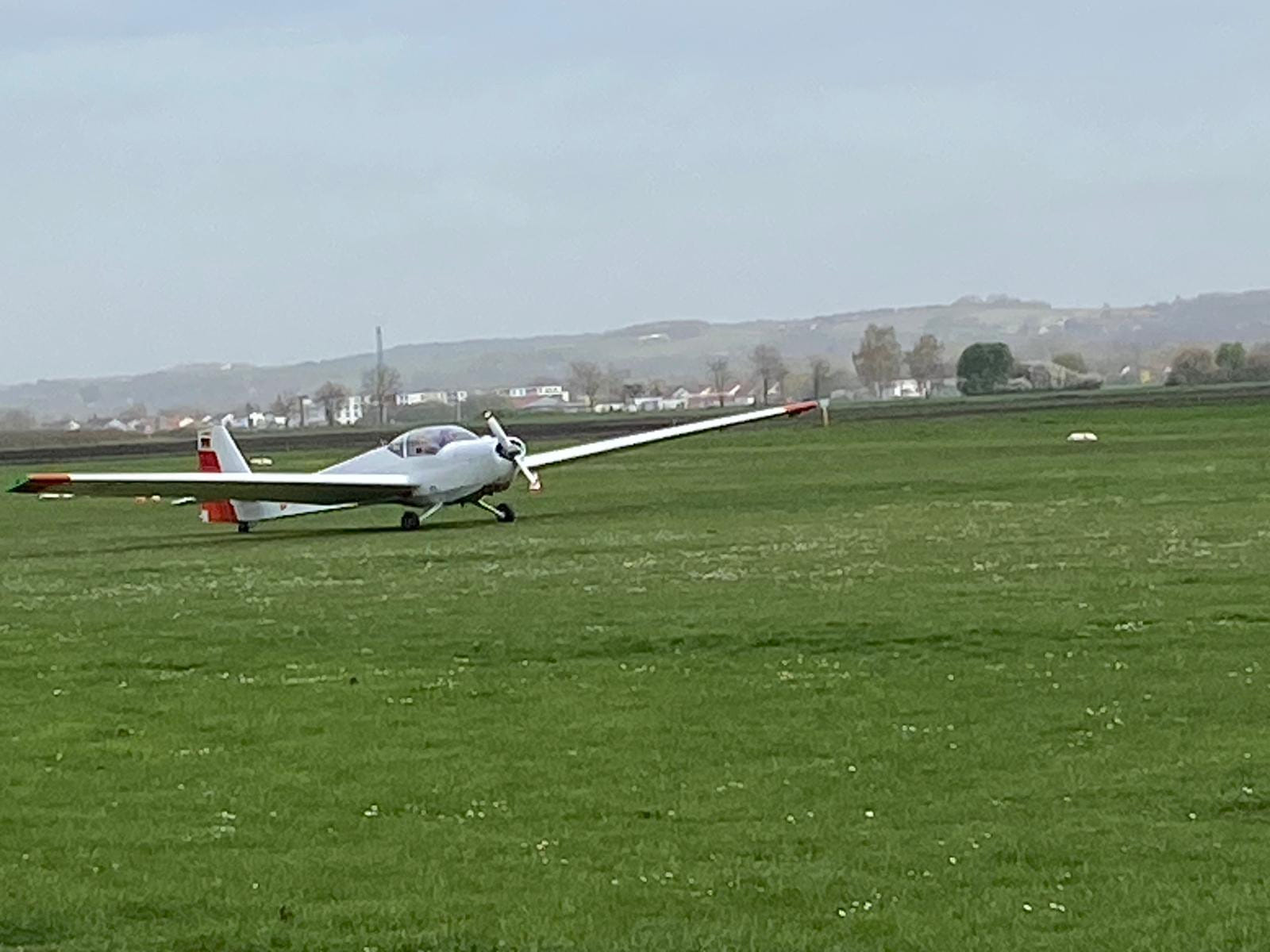 Scheibe SF-25 Falke