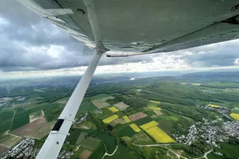 1h Rundflug über Ihre Wunschziele (2 Passagiere)