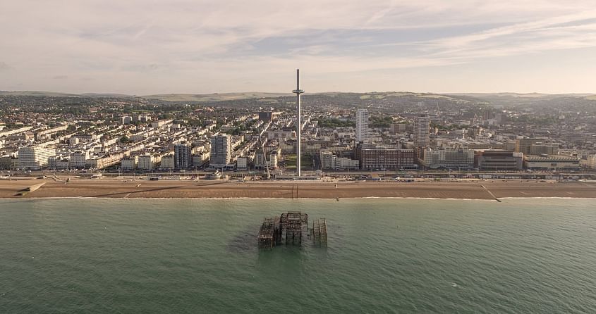 30 minute Sightseeing Flight - Brighton's i360 and Marina