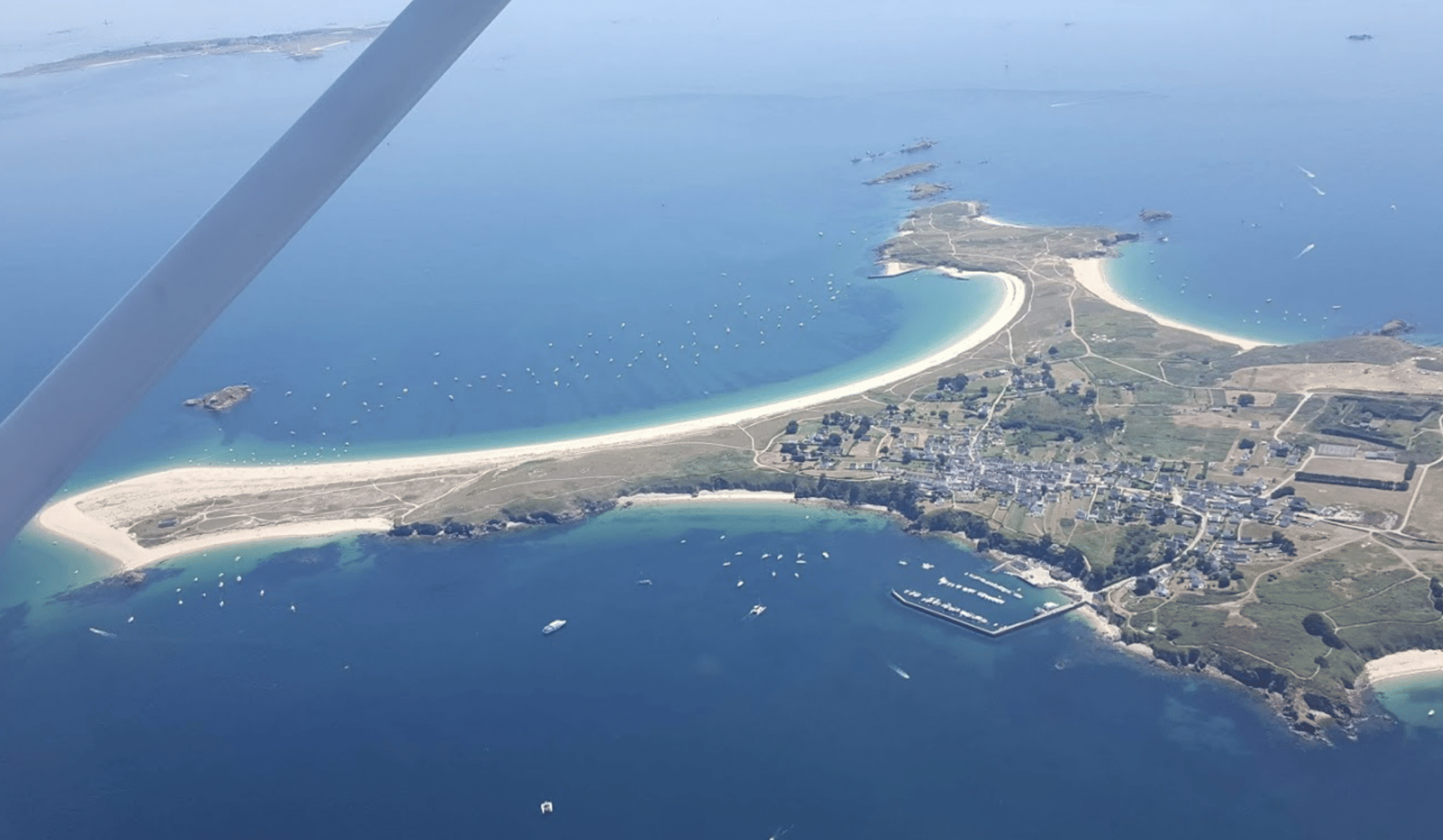 Les îles et le golfe du Morbihan vus du ciel