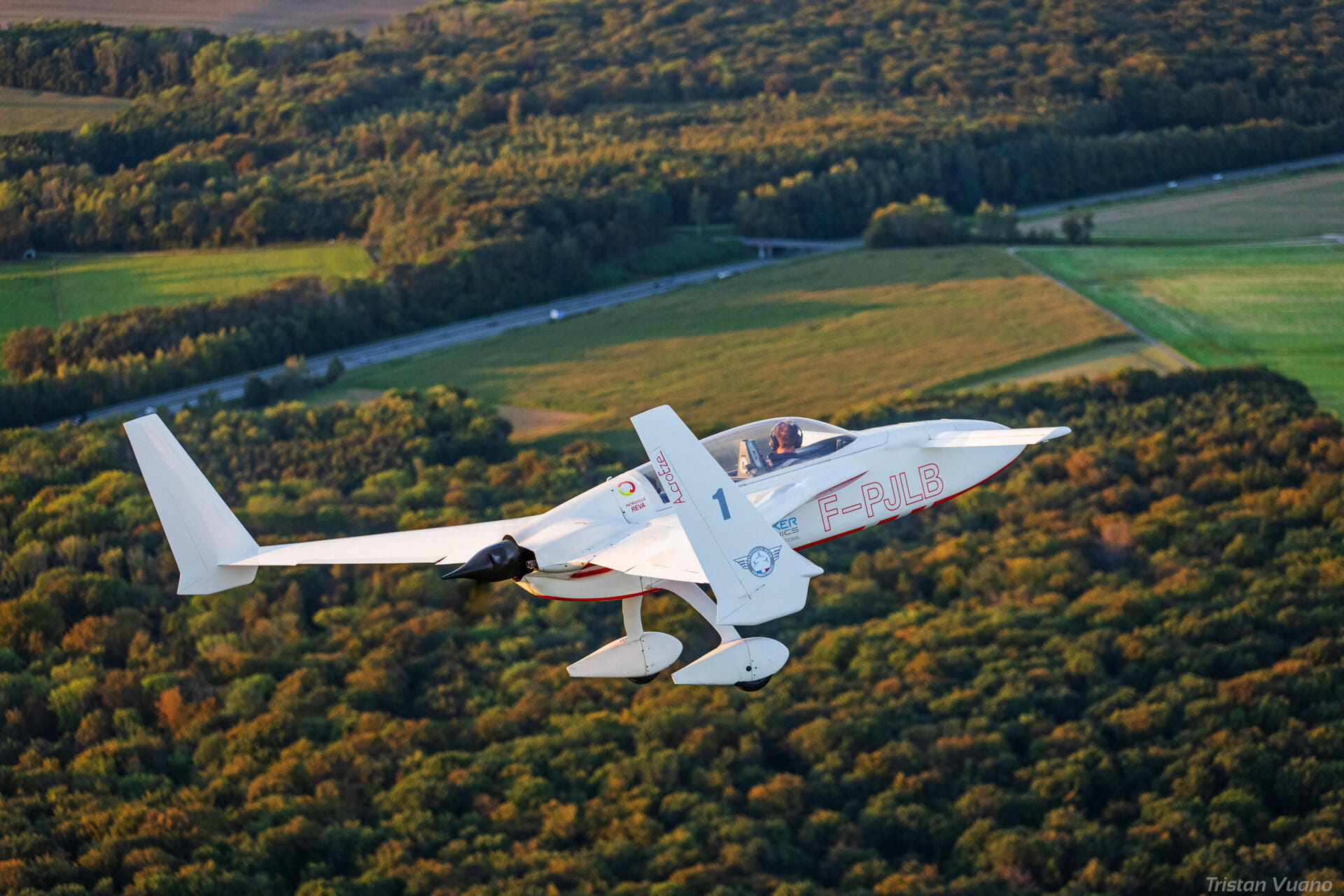 Rutan Aircraft Factory Long EZ