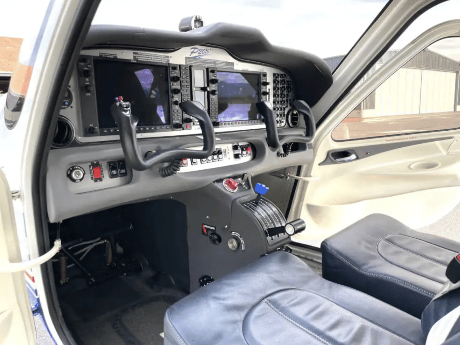 Découverte du pilotage à bord d'un P2010 moderne | 60 min 🛩