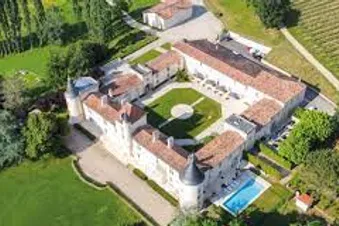 UN CHATEAU TOUTES LES 3 MINUTES DANS L ENTRE DEUX MERS