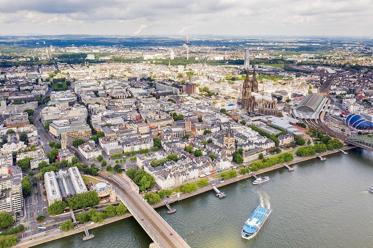 Rundflug 30 Minuten über Köln und Leverkusen