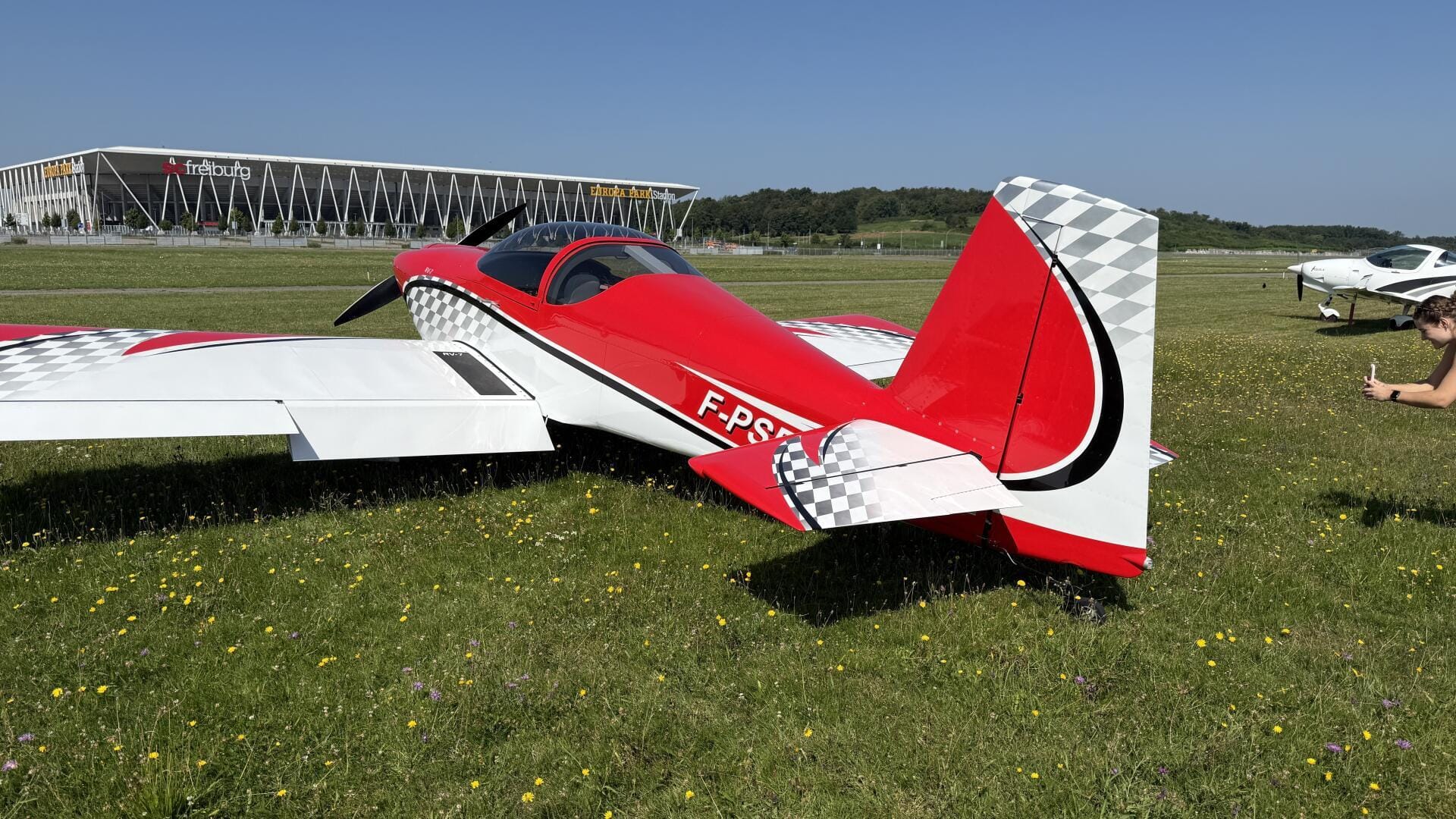 Vans RV-7 von Hinten in EDTF (Freiburg)