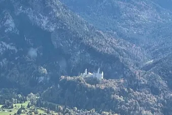 Königsschlösser & Alpenblick – Rundflug ab Landshut