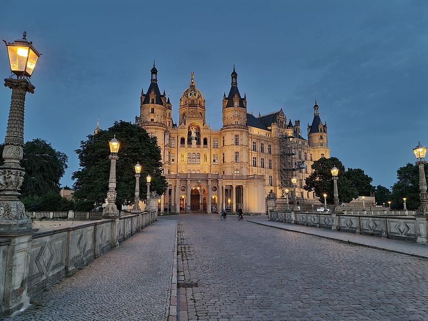 Rundflüg über MV - Ludwigsluster und Schweriner Schloss