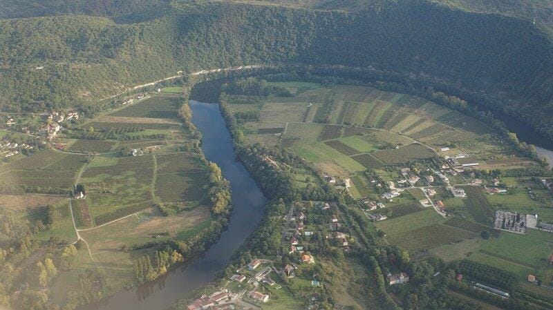 Survol de la vallée du Lot