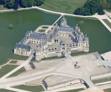 Tour aérien des châteaux et parcs autour de Paris