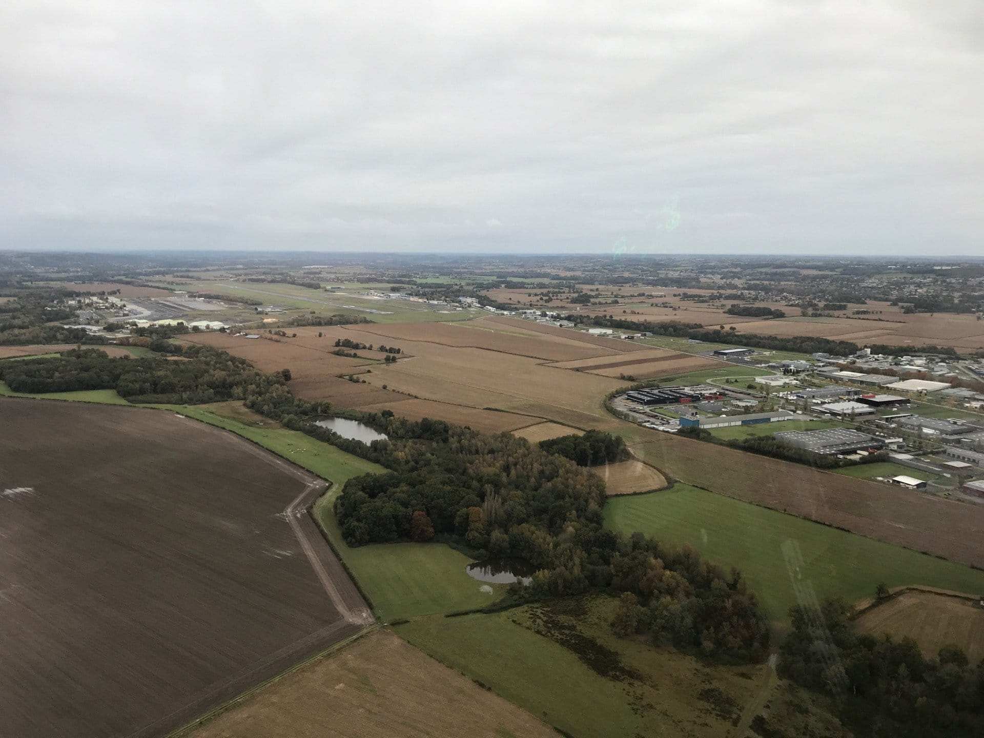 Tour de Pau par le Sud en avion