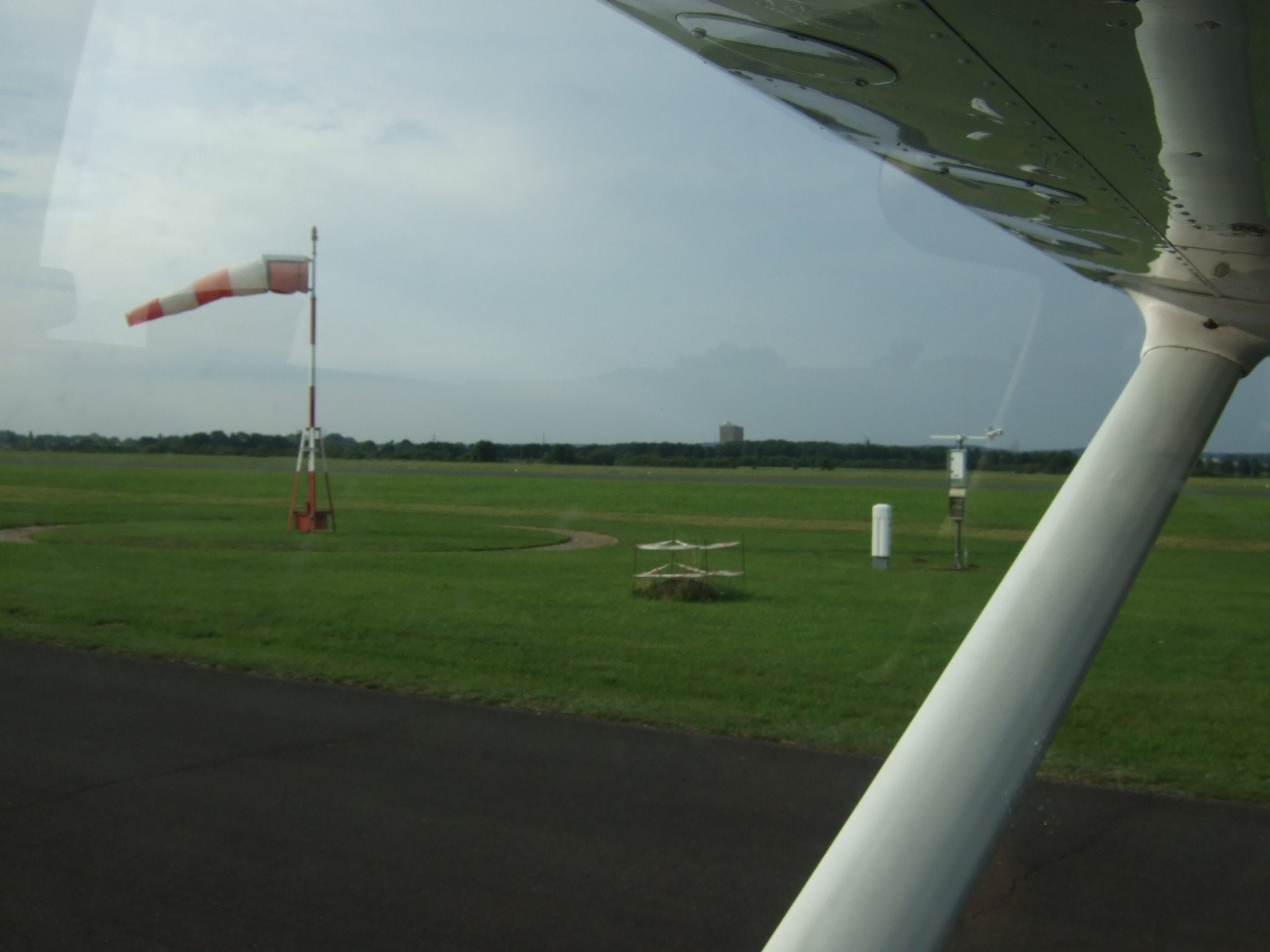 Rundflug: Kölner Dom, Braunkohle und Phantasialand