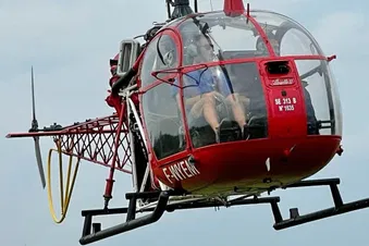 Survol du circuit automobile des 24h du Mans en hélico