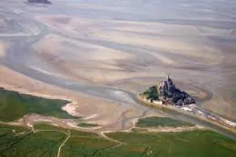 Survol du Mont Saint Michel et du bocage normand