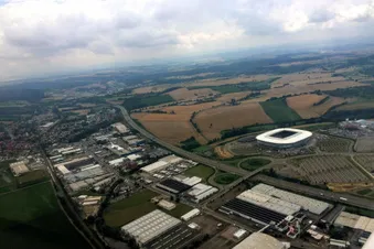 Rundflug mit einer Landung am Flugplatz Deiner Wahl